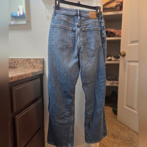 Hollister Women's Light Blue ULTRA High Rise DAD Jeans - Picture 4 of 5